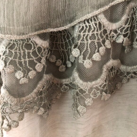 Gorgeous Italian Made Flowy Linen top: Size M/L - Picture 5 of 16